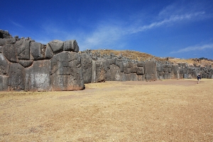 De cyclopische muren van de vesting Saqsayhuaman